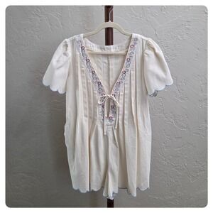 R95.‎ Women's Embroidered Scalloped Romper